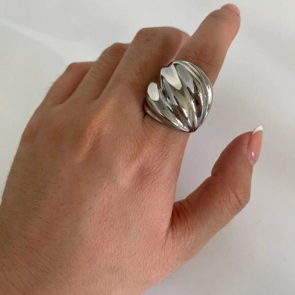Chunky Sculptural Ripple Ring | Available in Gold OR Silver Color | Size 8 OR 9 - Picture 2 of 3